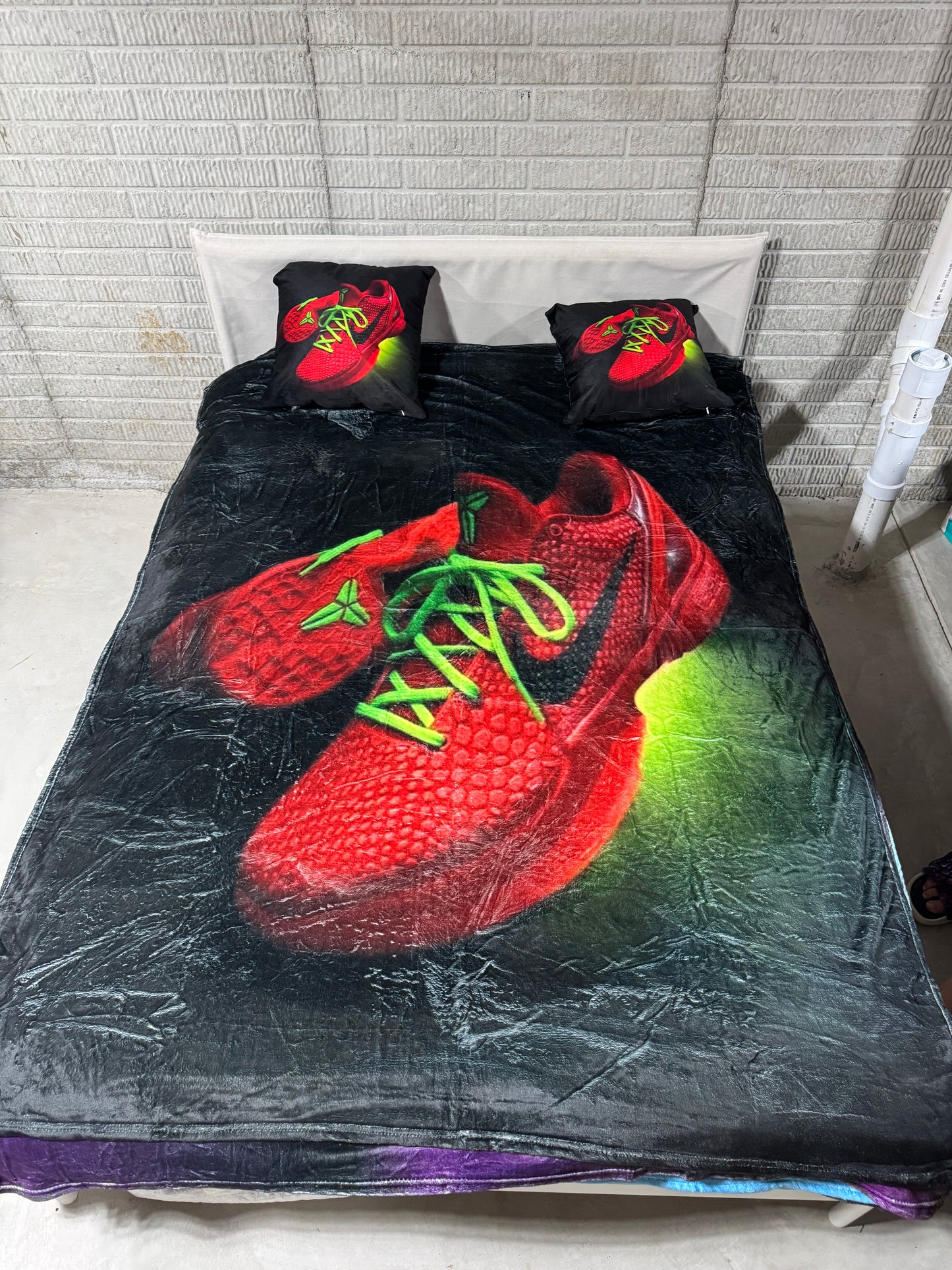 Kobe Reverse Grinch